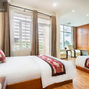 Queen Airport Hotel